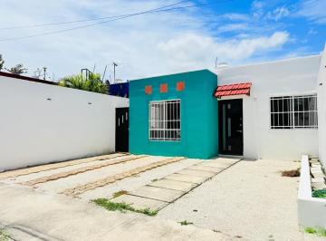 1 · Casa en Venta de Una Planta en Ciudad Caucel Merida Yucatan
