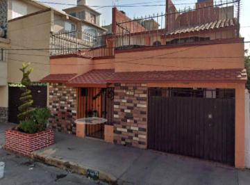 Casa de 3 habitaciones, Nezahualcóyotl · Venta de Casa en Ciudad de Mexico en Alcaldia Nezahualcoyotl en Colonia Impulsora Popular Avicola