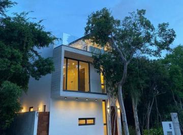 Casa · 225m² · 3 Recámaras · 2 Estacionamientos · Hermosa Casa en Aldea Ha Puerto Morelos / Beautiful Home in Aldea Ha