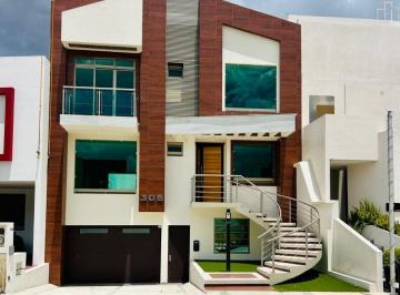 Casa de 4 habitaciones, Pachuca · Casa en Venta en Zona Plateada Pachuca | Mina Real | 4 Recámaras | 480 m² de Construcción | Frente a