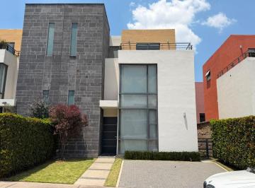Casa en condominio de 3 habitaciones, Calimaya · Casa en Renta en Fracc Villas del Campo en Calimaya