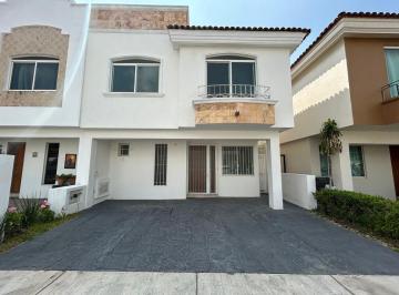 Casa · 160m² · 3 Recámaras · 3 Estacionamientos · Nueva Galicia 3 Habitaciones 2 Niveles