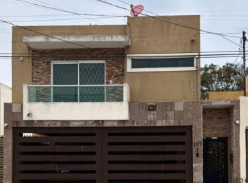 Casa · 160m² · 3 Recámaras · Casa en Unidad Nacional