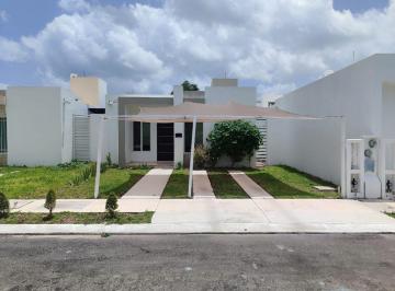 Casa de 2 habitaciones, Mérida · Renta de Casa, de 270 m² con 2 Recámaras en Renta en Privada Cuarzo de Gran Santa Fe Norte
