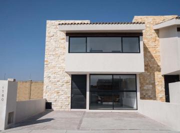 Casa de 2 habitaciones, León · Casa en Venta Mayorazgo Residencial, a 5 Minutos de Plaza Altacia y Cerca Hospitales y Universidades