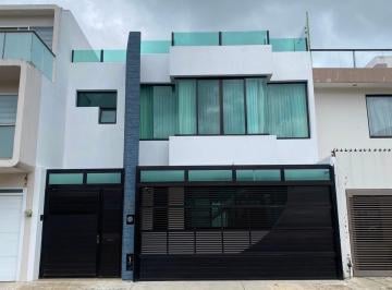 Casa de 4 habitaciones, Xalapa · Casa Cerca de Plaza Ankara
