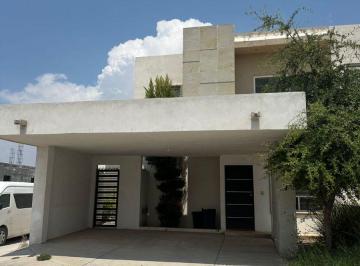 Casa de 3 habitaciones, Saltillo · Casa en Renta Fracc. Terralta en Esquina