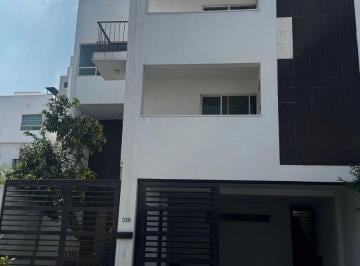 Casa de 3 habitaciones, Monterrey · Residencia en Renta en Colinas del Valle