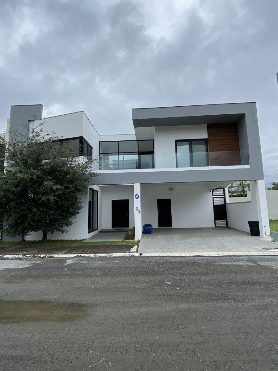 Casa El Barrial Santiago N. L.