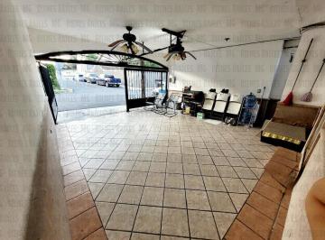 Casa · 139m² · 3 Recámaras · 2 Estacionamientos · Casa en Venta en Zona Sur Monterrey (Lomas Mederos), con Amplio Patio, a Una Cuadra de Garza Sada