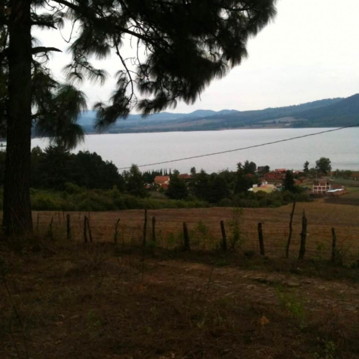 Lot for Sale in Zirahuén with Beautiful Lake View