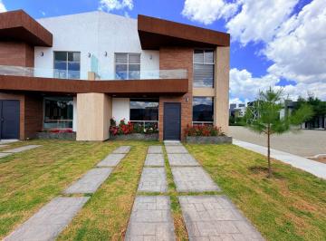 Casa de 3 habitaciones, Pachuca · Casa en Venta con Cocina de Regalo | Amplios Espacios y Acabados Modernos Está en Venta