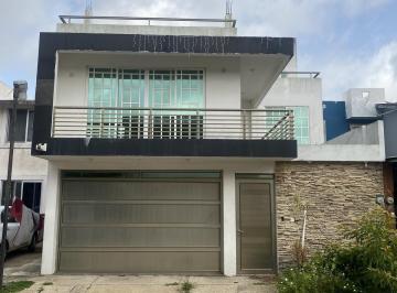 Casa · 128m² · 4 Recámaras · 2 Estacionamientos · Casa en Venta en Aurelio Martínez Rincón, Col. 24 de Octubre, Coatzacoalcos, Ver.