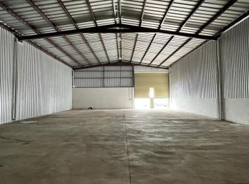 Bodega comercial · 660m² · 6 Estacionamientos · Bodega Comercial 660 m² Cortina a Nivel de Piso, Energia Bifasica