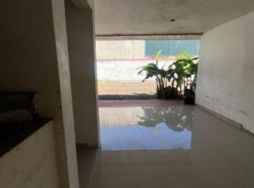 Casa · 422m² · 5 Recámaras · 6 Estacionamientos · Casa en Venta en Chapalita