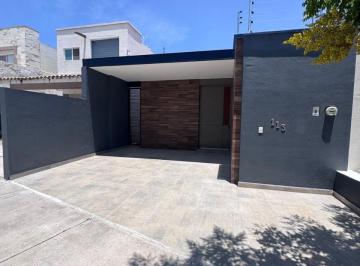 Casa · 2 Recámaras · 2 Estacionamientos · Casa - El Mayorazgo