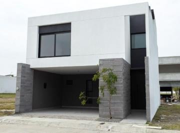 Casa de 3 habitaciones, Alvarado · Amplia Casa en Venta en Punto Lomas