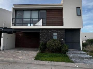 Casa de 3 habitaciones, León · Casa en Venta en Lomas del Molino Ll con 3 Recamaras, 4 Baños, 2 Estacionamientos