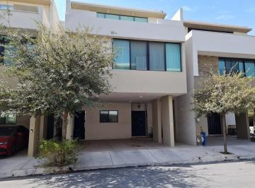 Fachada · Casa en Priv Sierra Madre