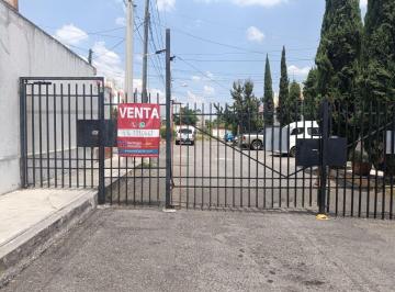 Casa en condominio de 2 habitaciones, Querétaro · Se Vende Casa en Fracc. Los Cipreses Muy Céntrica 2 Rec. 2 Niveles.