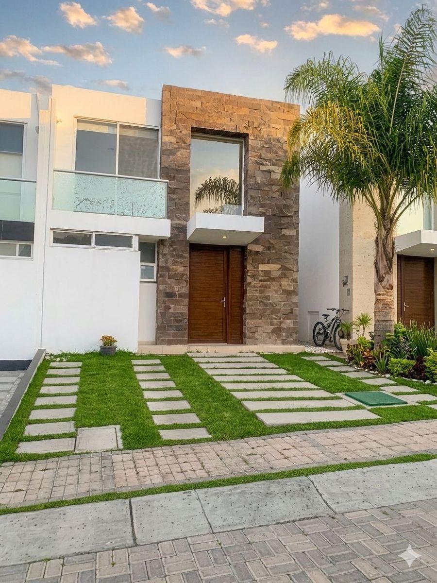 128 m² House with 3 Bedrooms for Sale in Lomas de Angelópolis III, Unbeatable Price!