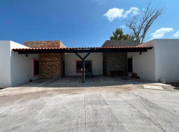 Casa · 140m² · 3 Recámaras · 2 Estacionamientos · Casa en Renta - (4)