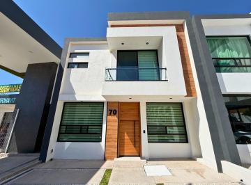 Casa en condominio · 161m² · 4 Recámaras · 3 Estacionamientos · Casa en Venta Nuevo Refugio Queretaro - (4)
