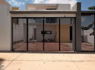 Casa de 3 habitaciones, Mérida · Casa en Renta / Venta I 3 Hab - 3baños I con Alberca I El Salvia de Floresta, Cerca de Altabrisa