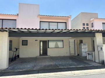 Casa en condominio de 3 habitaciones, Metepec · Casa en Renta en Club Residencial Los Castaños en Metepec