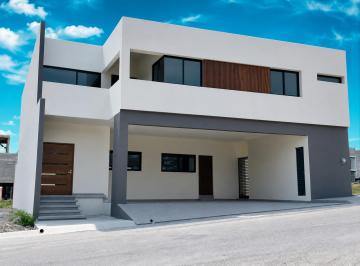Casa de 3 habitaciones, Monterrey · Casa en Venta en Mítica Residencial en Monterrey