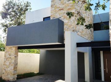 Casa de 4 habitaciones, Progreso · Residencia Nueva en Renta en Privada con Amenidades