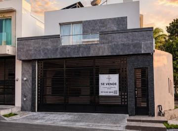 Casa · 222m² · 3 Recámaras · 2 Estacionamientos · Casa en Venta Cumbres San Agustín