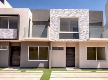 Casa en condominio · 108m² · 3 Recámaras · 2 Estacionamientos · Casa Familiar en Valle Imperial con Amenidades y Seguridad