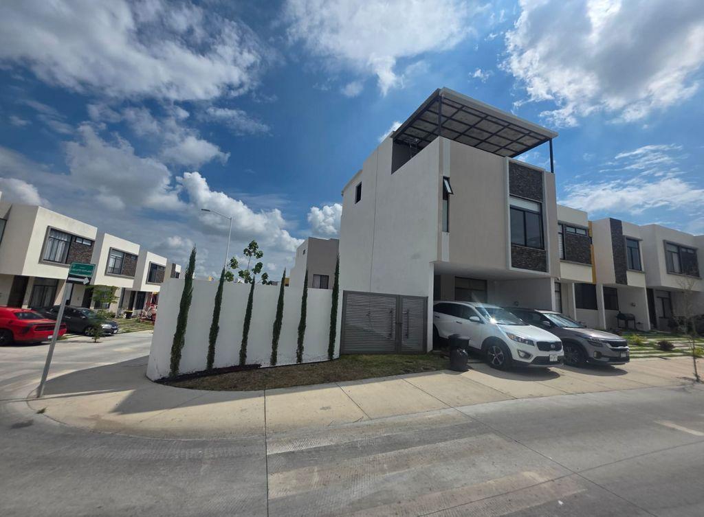 House for Sale in Puerta Magnolia, Santa Anita