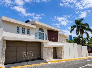 Casa de 4 habitaciones, Zapopan · Casa en Renta en Colinas de San Javier