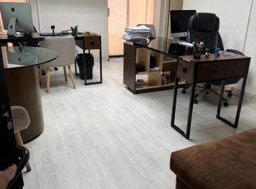 Oficina · 450m² · 3 Recámaras · 2 Estacionamientos · Oficina