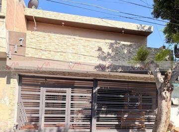 Casa · 230m² · 3 Recámaras · 1 Estacionamiento · Casa en Venta en Jose Lopez Portillo