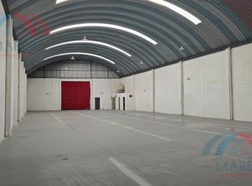 Bodega comercial · 600m² · 4 Estacionamientos · Bodega en Renta Zona Vw