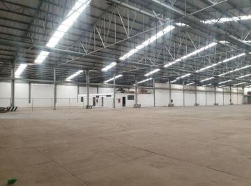 Bodega comercial · 5385m² · 8 Estacionamientos · Bodega en Renta Zona Vw