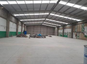Bodega comercial · 1000m² · 4 Estacionamientos · Bodega en Renta Industrial Resurrección