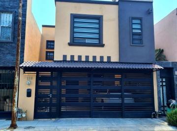 Casa · 148m² · 3 Recámaras · 2 Estacionamientos · Mmc Casa en Renta en Puerta de Anahuac en Escobedo en Nuevo Leon