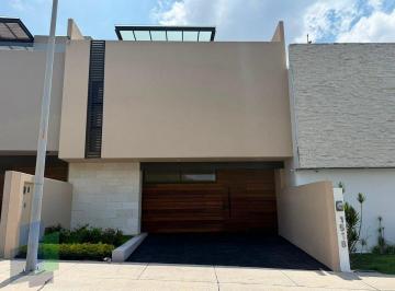 c625f26b0b41b3c2c3039f2f4cc92d79d85ac51e666910dc83a2b186995f5102 · Casa en Venta Estilo Moderno en El Refugio