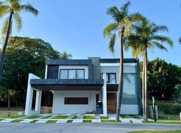Casa · 430m² · 4 Recámaras · 3 Estacionamientos · Casa en Venta en Palmira, Cuernavaca