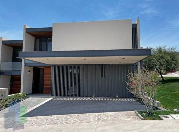 b594492f5b906f6eec3ac5eb4236c807ab1e84c82099c5126f000c5429846dd6 · Casa en Venta en Niebla Altozano con Amenidades