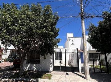 f9cf5b5b97b35f3d50ea9633c6e1b9f1a23a4b98adcddebc3b7f52a09f80c699 · Casa en Mision Santa Sofia, Queretaro.