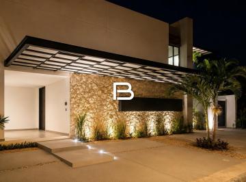 Casa · 450m² · 5 Recámaras · 3 Estacionamientos · Casa en Puerto Morelos