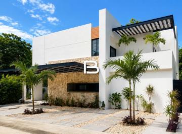 Casa · 450m² · 5 Recámaras · 3 Estacionamientos · Casa en Puerto Morelos