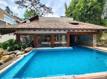 Casa · 600m² · 4 Recámaras · 5 Estacionamientos · Casa en Venta en Avándaro Valle de Bravo