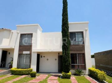 Casa · 73m² · 3 Recámaras · 1 Estacionamiento · Venta de Casa en Fraccionamiento Real Santa Fe II, Xochitepec.