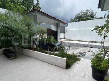 Casa · 650m² · 4 Recámaras · 3 Estacionamientos · Casa en Renta | Parque La Huasteca | Santa Catarina, Nl